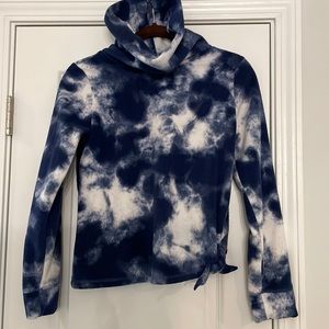EUC and white fleece pullover